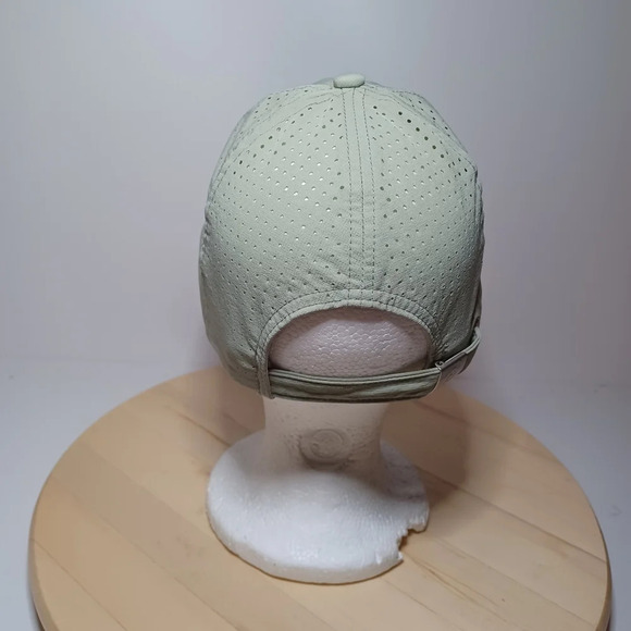 Peloton Run Vented Hat Strapback Perforated Sage Green see pictures for referenc - Picture 4 of 8